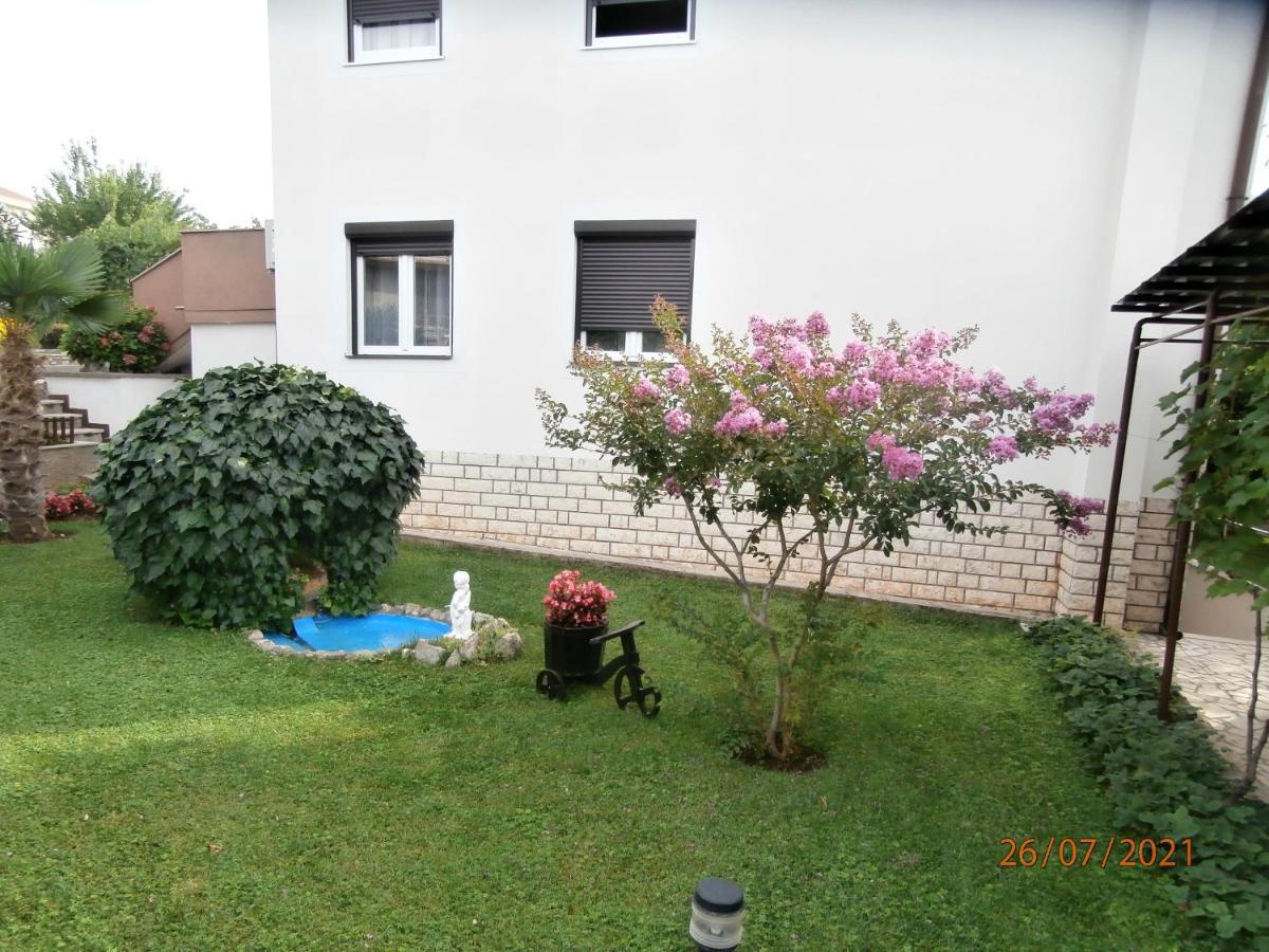 Apartments Mira Krk Крк Екстер'єр фото