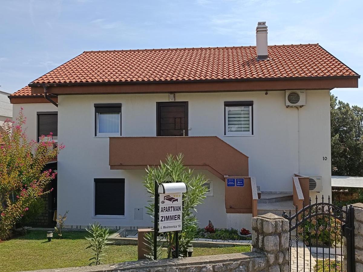 Apartments Mira Krk Крк Екстер'єр фото