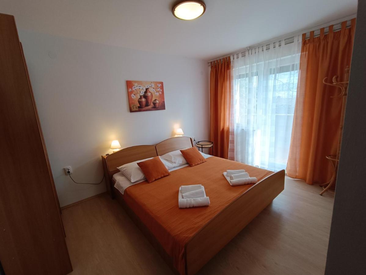 Apartments Mira Krk Крк Екстер'єр фото