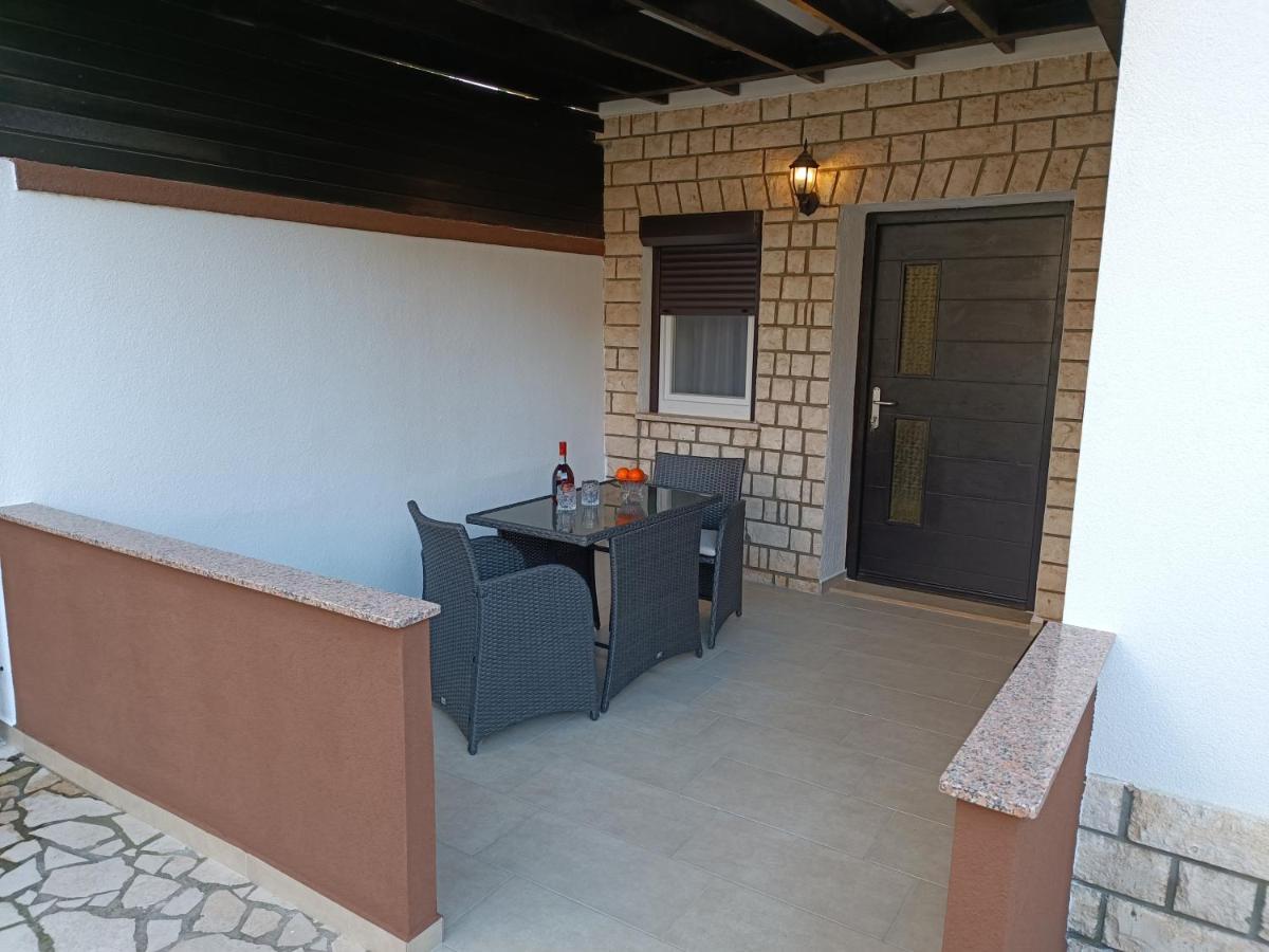 Apartments Mira Krk Крк Екстер'єр фото