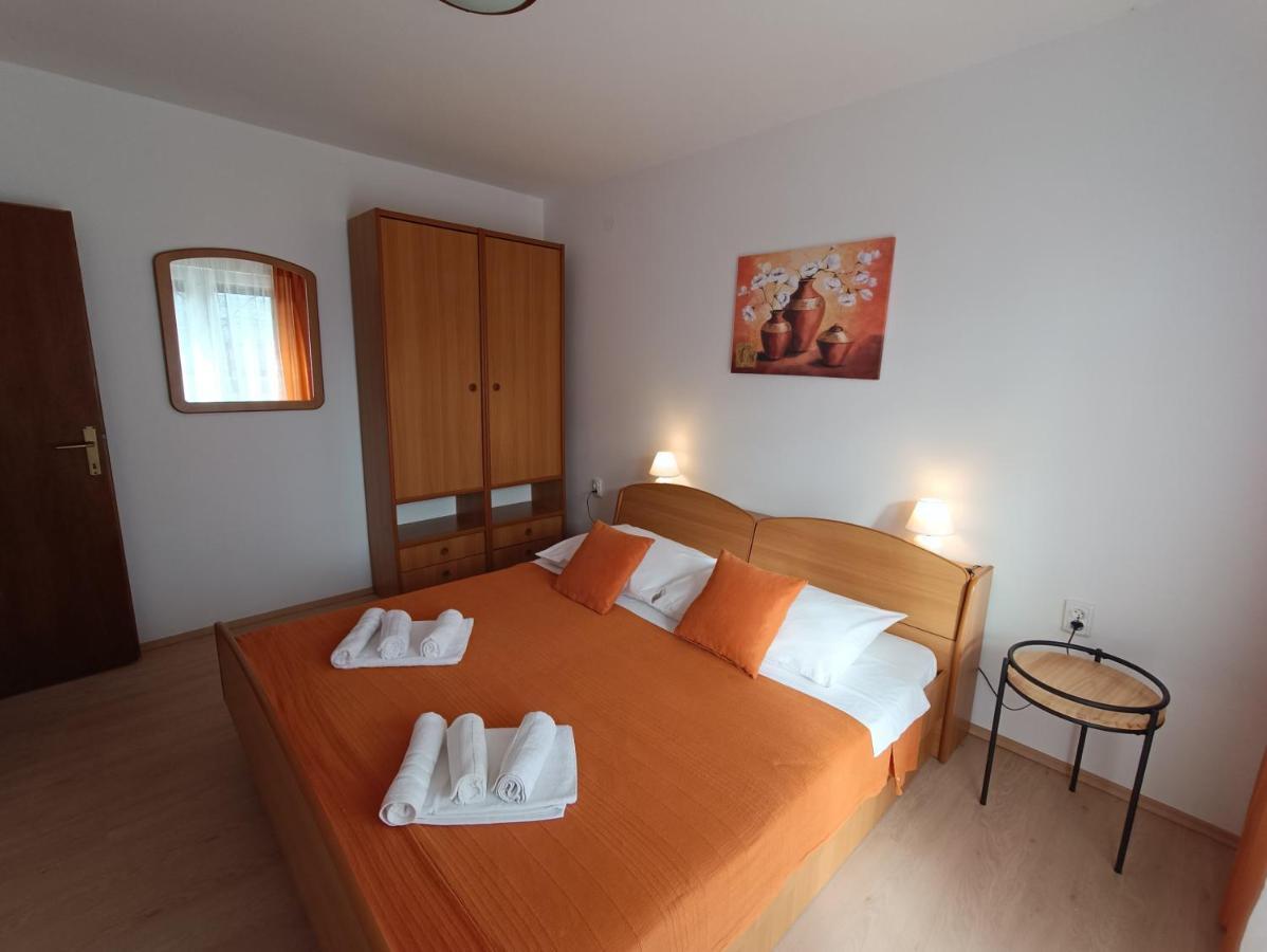 Apartments Mira Krk Крк Екстер'єр фото