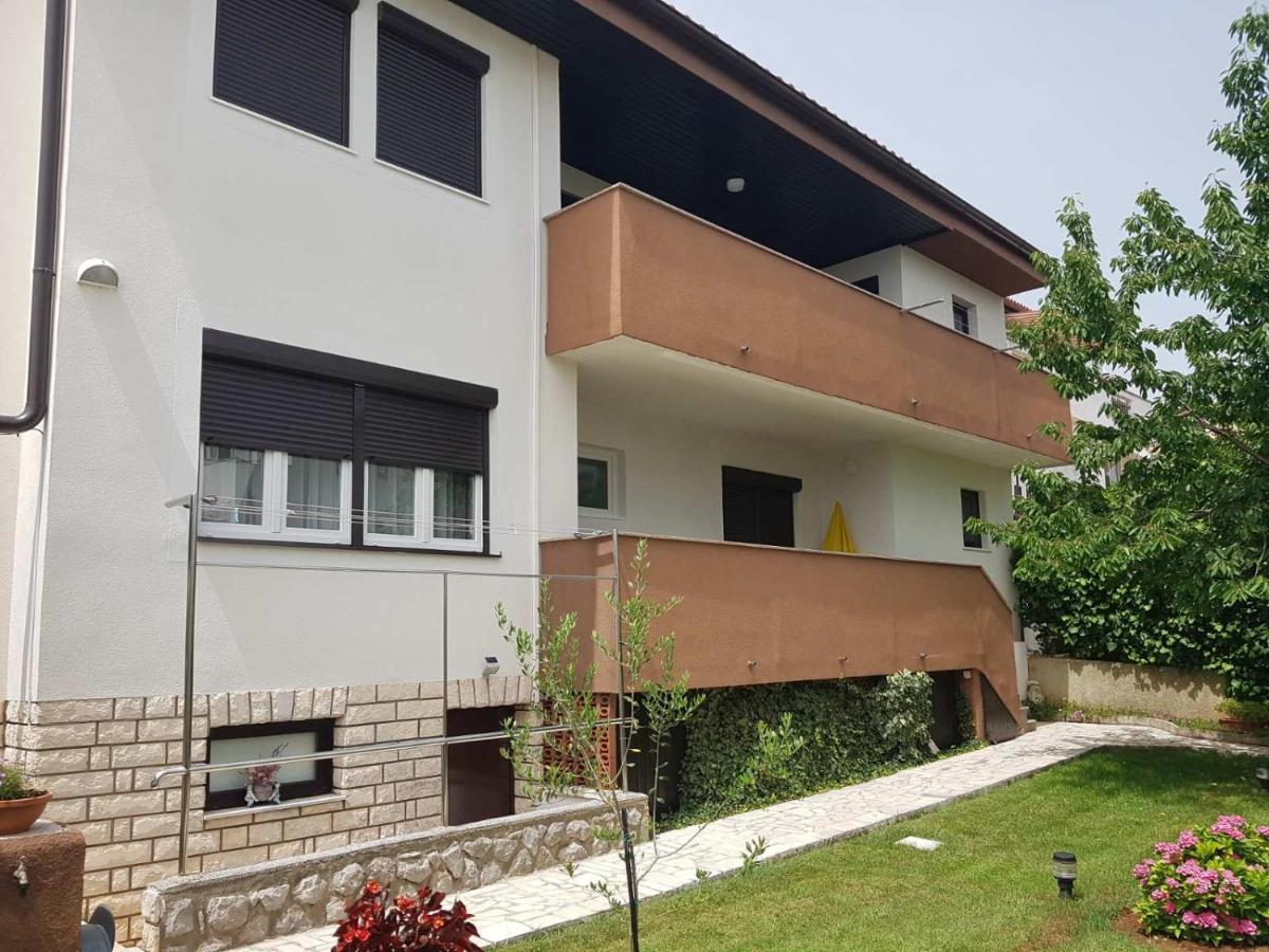 Apartments Mira Krk Крк Екстер'єр фото